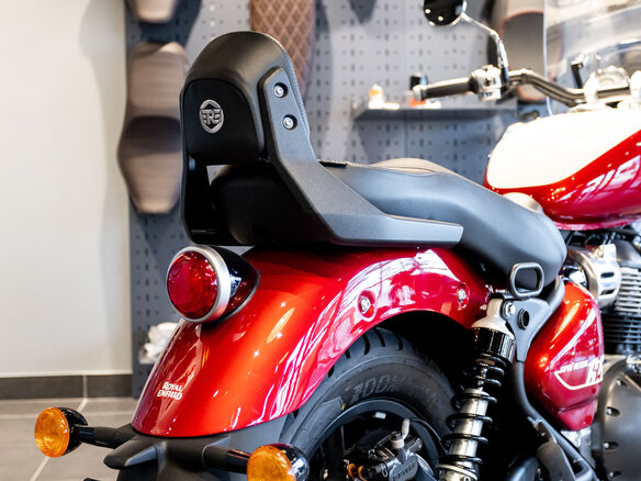 2026 Royal Enfield Super Meteor, пурпурный, 792000 рублей - вид 16
