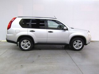 2012 Nissan X-Trail II Рестайлинг, серебристый, 1400000 рублей, вид 4