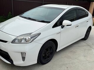 2012 Toyota Prius III Рестайлинг (XW30), белый, 1100000 рублей, вид 3