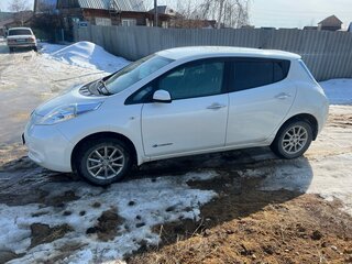 2015 Nissan Leaf (EM57) I (ZE0/AZE0), белый, 700000 рублей, вид 5