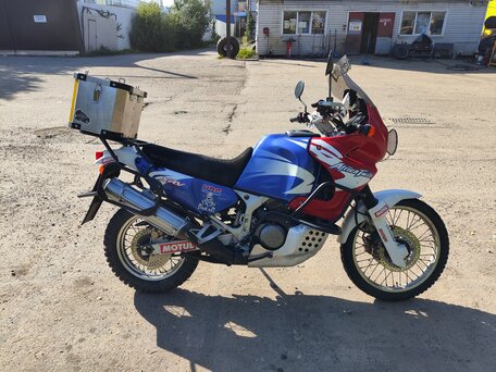 2000 Honda XRV 750 Africa Twin, красный, 500000 рублей, вид 3