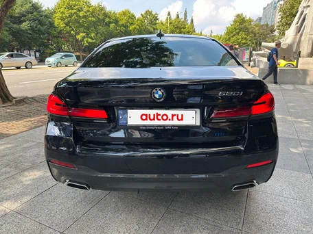 2023 BMW 5 серии 520i VII (G30/G31/G38) Рестайлинг, чёрный, 4600000 рублей, вид 4