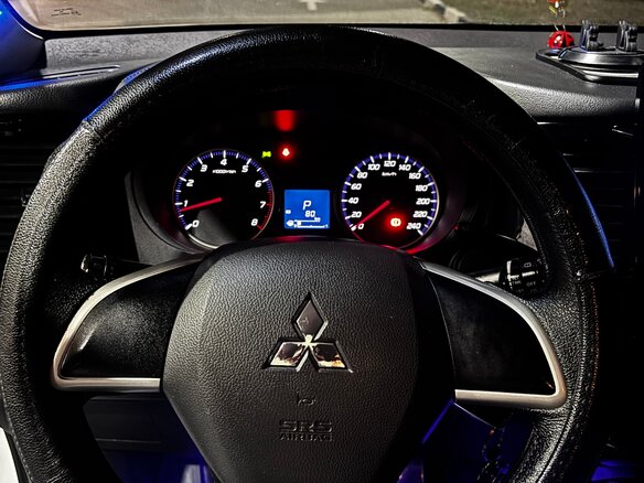 2015 Mitsubishi Outlander III Рестайлинг 2, белый, 1350000 рублей - вид 11