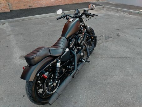 2020 Harley-Davidson Sportster 883, чёрный, 850000 рублей, вид 4
