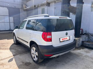 2012 Skoda Yeti I, белый, 690000 рублей, вид 3