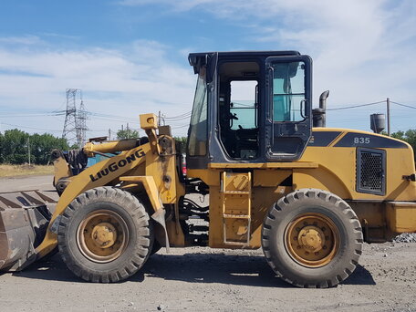 2013 LiuGong CLG 835, золотистый, 1699000 рублей, вид 1