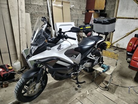 2011 Honda VFR 800X (Crossrunner), белый, 700000 рублей, вид 1