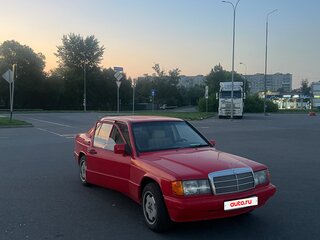 1991 Mercedes-Benz 190 (W201), красный, 1000000 рублей, вид 4