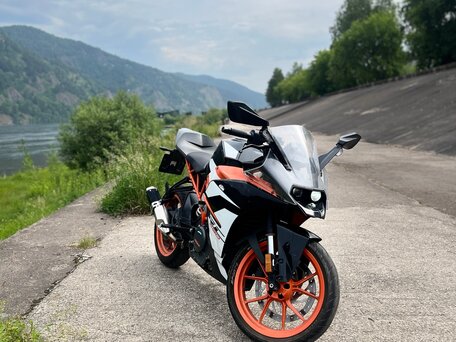 2018 KTM RC 390, чёрный, 390000 рублей, вид 2