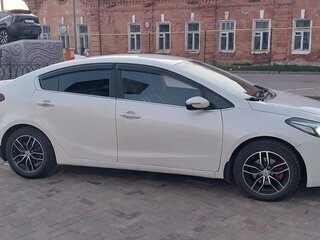 2017 Kia Cerato III Рестайлинг (Classic), белый, 1170000 рублей, вид 5