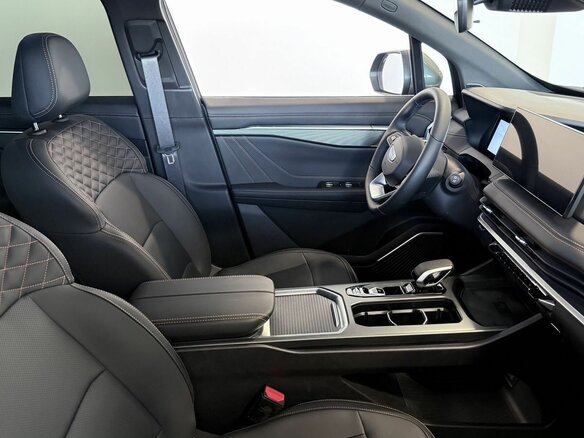2026 Geely Okavango I Рестайлинг, серый, 4085990 рублей - вид 7