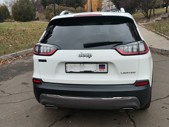 2019 Jeep Cherokee V (KL) Рестайлинг, белый, 2250000 рублей - вид 3
