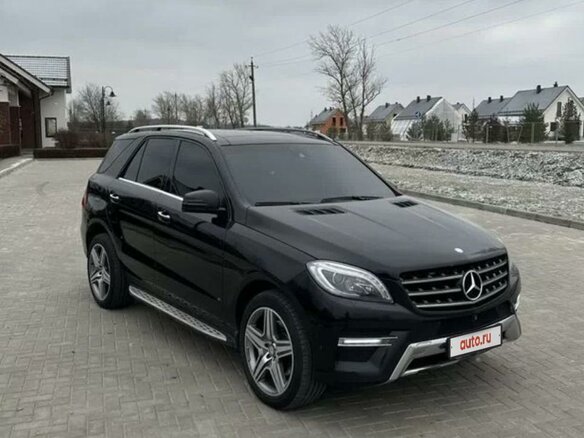 2015 Mercedes-Benz M-Класс 300 III (W166), чёрный - вид 2