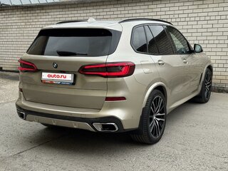 2019 BMW X5 50i IV (G05/G18), бежевый, 5500000 рублей, вид 5