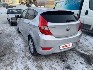 2012 Hyundai Solaris I, серебристый, 950000 рублей, вид 4