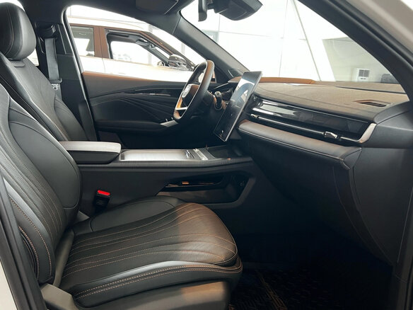 2026 Geely Preface I, белый - вид 6