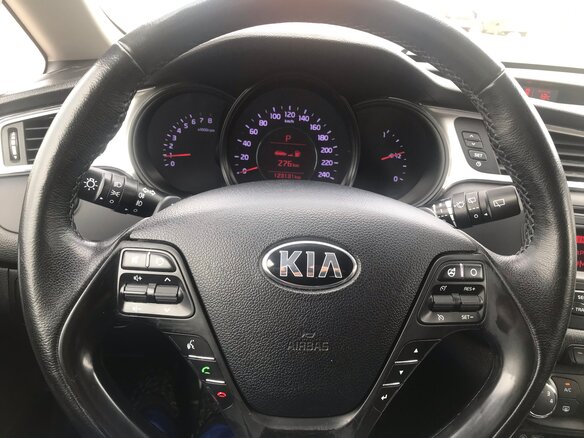 2016 Kia Ceed II Рестайлинг, белый, 1500000 рублей - вид 13