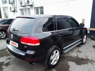 2006 Volkswagen Touareg I, чёрный, 1010000 рублей, вид 3