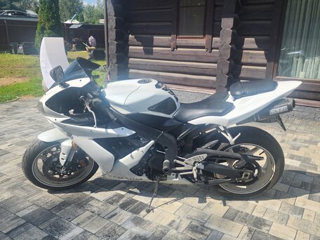 2006 Yamaha YZF-R1, белый, 650000 рублей, вид 3