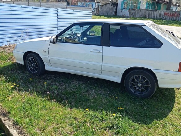 2011 Lada (ВАЗ) 2113, белый, 210000 рублей - вид 3