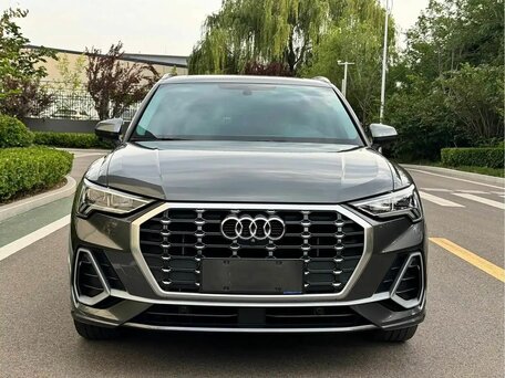 2022 Audi Q3 35 TFSI II (F3), серый, 2600000 рублей, вид 2