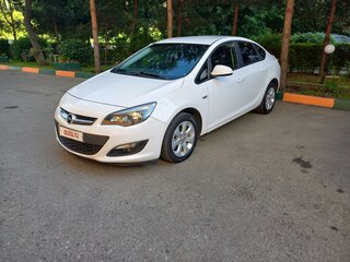 2013 Opel Astra J Рестайлинг, белый, 1100000 рублей, вид 1