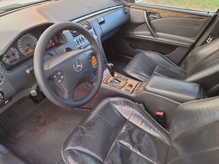 2000 Mercedes-Benz E-Класс 320 II (W210, S210) Рестайлинг, белый, 800000 рублей, вид 5