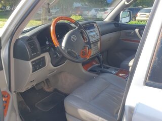 2007 Toyota Land Cruiser 100 Series Рестайлинг 2, серебристый, 2100000 рублей, вид 3