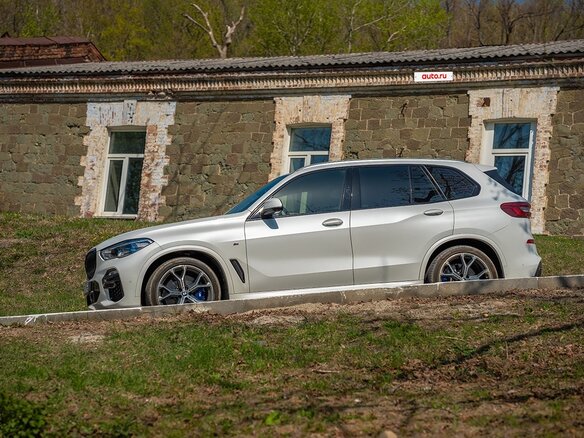 2018 BMW X5 30d IV (G05/G18), белый, 7100000 рублей - вид 14