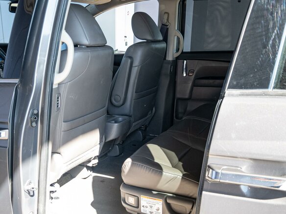 2014 Honda Odyssey (North America) IV, серый, 2800000 рублей - вид 12