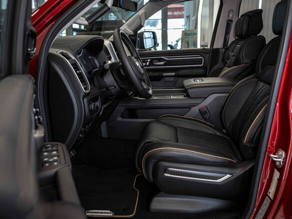 2026 Ram 1500 Crew Cab V Рестайлинг, красный, 10490000 рублей - вид 14