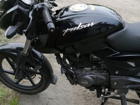 2019 Bajaj Pulsar 180, чёрный, 170000 рублей, вид 2