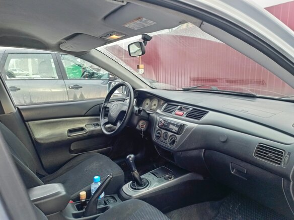 2005 Mitsubishi Lancer IX, серебристый, 580000 рублей - вид 9