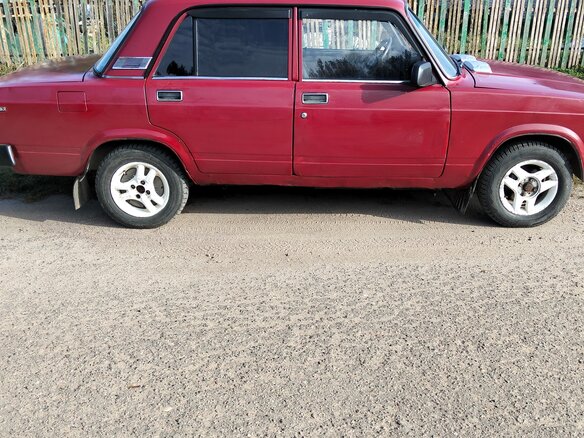 1993 Lada (ВАЗ) 2105, пурпурный, 120000 рублей - вид 6