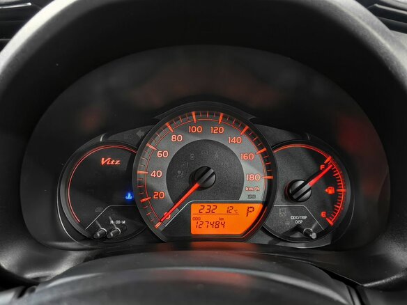 2018 Toyota Vitz III (XP130) Рестайлинг 2, чёрный, 975000 рублей - вид 18
