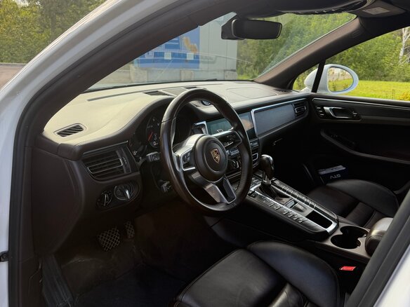 2021 Porsche Macan GTS I Рестайлинг, белый, 5340000 рублей - вид 6