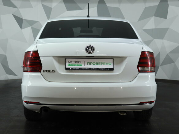 2016 Volkswagen Polo V Рестайлинг, белый, 849000 рублей - вид 5