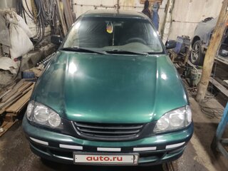 1999 Toyota Avensis I, зелёный, 500000 рублей, вид 1