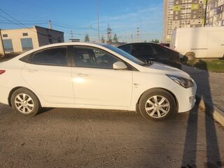 2016 Hyundai Solaris I Рестайлинг, белый, 740000 рублей, вид 3