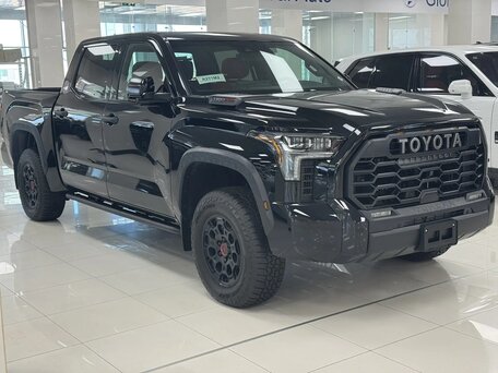 2026 Toyota Tundra CrewMax III, чёрный, 10500000 рублей, вид 3