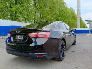 2020 Chevrolet Malibu IX Рестайлинг, чёрный, 1600000 рублей, вид 4