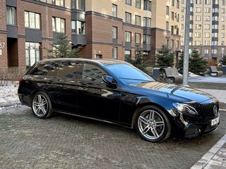 2017 Mercedes-Benz E-Класс 220 d V (W213, S213, C238), чёрный, 2700000 рублей, вид 5