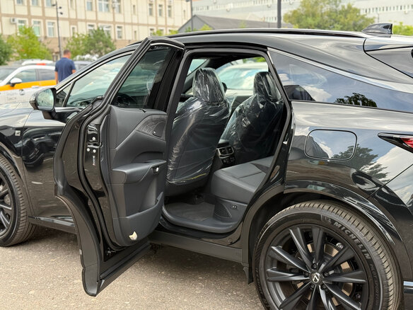 2026 Lexus RX 500h V, чёрный, 12140000 рублей - вид 11