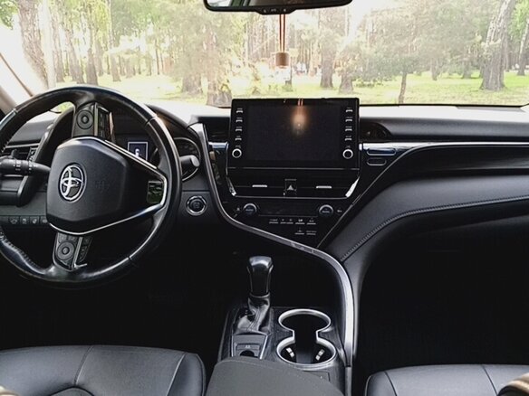 2021 Toyota Camry VIII (XV70) Рестайлинг, белый, 2749000 рублей - вид 10