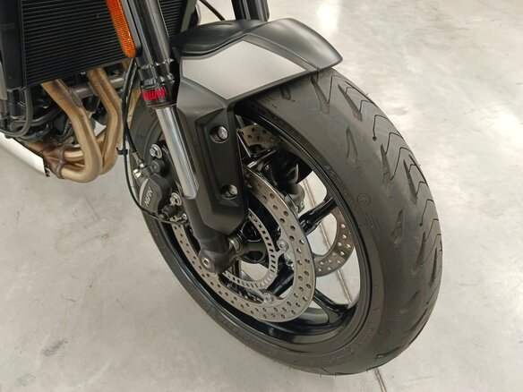 2023 Triumph Trident 660, чёрный, 860000 рублей - вид 8