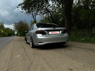 2011 Toyota Corolla X (E140, E150) Рестайлинг, серебристый, 950000 рублей, вид 2
