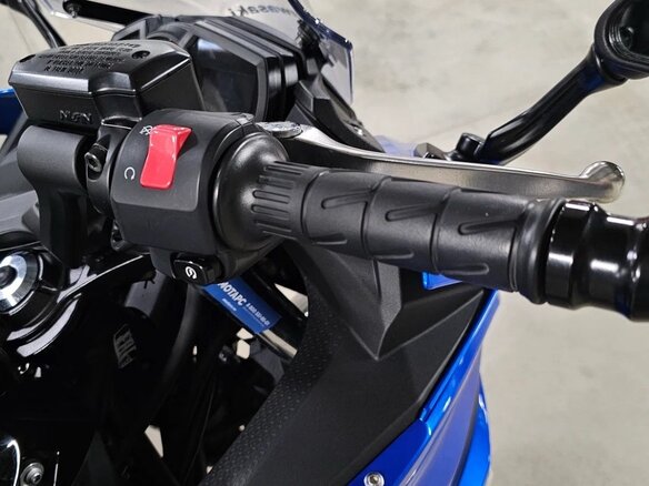 2018 Kawasaki Ninja 650, синий, 875000 рублей - вид 9