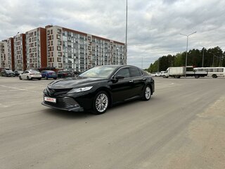 2021 Toyota Camry VIII (XV70), чёрный, 3550000 рублей, вид 2