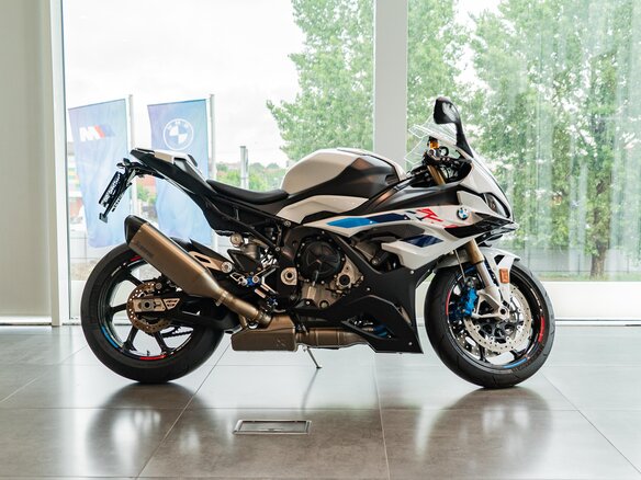 2022 BMW S 1000 RR, белый, 2950000 рублей - вид 1