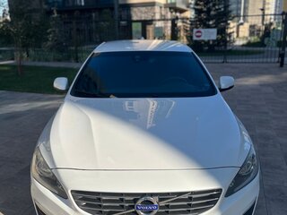 2014 Volvo S60 II Рестайлинг, белый, 1700000 рублей, вид 3